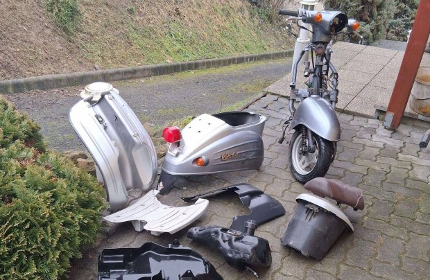 Suzuki Verde alkatr�sz