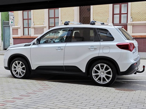 Suzuki Vitara 1,4 Hib GLX 4WD Vonóhorog!
