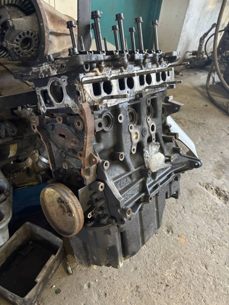 Suzuki Vitara 1.6DDIS motorblokk+hengerfej elad�