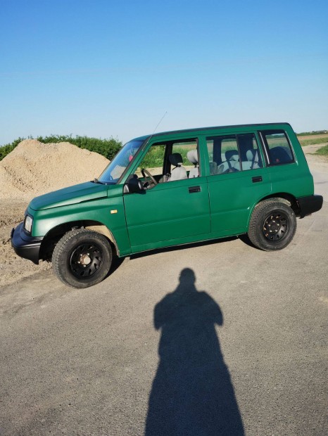 Suzuki Vitara 1.6 16v 71kw vonóhorog raptor fényezés