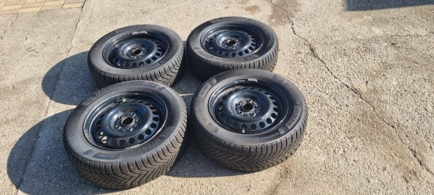 Suzuki Vitara 215/60 R16 Lemezfelni,Tli gumiabroncsal