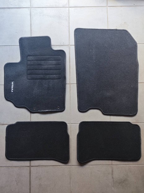 Suzuki Vitara Gyári plüss szőnyeg szett!