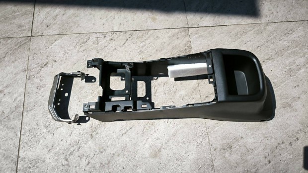 Suzuki Vitara LY 2015-2024 középkonzol 75851-54P0