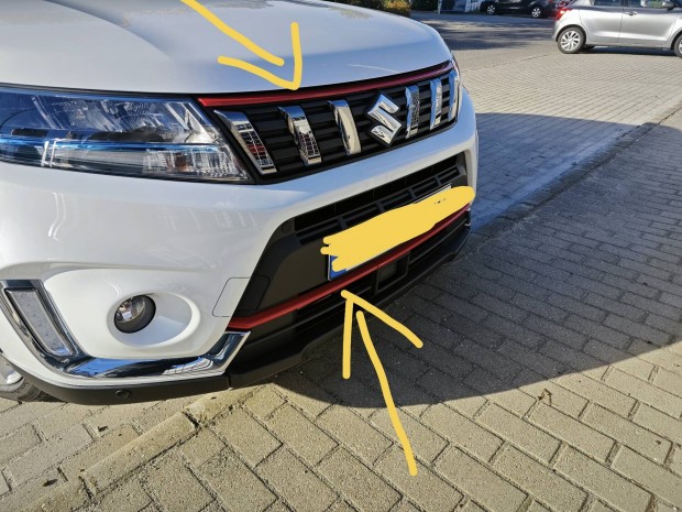 Suzuki Vitara Piros gyári díszléc 2db!