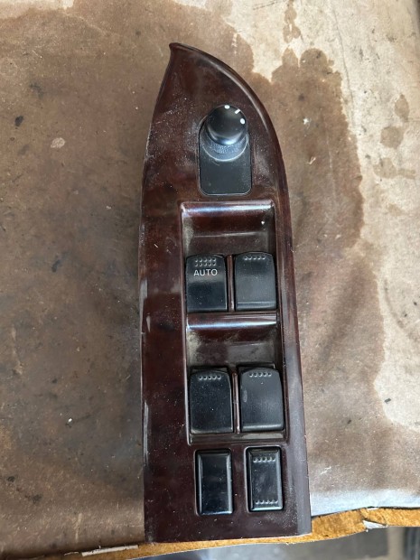 Suzuki Vitara ablakemel panel