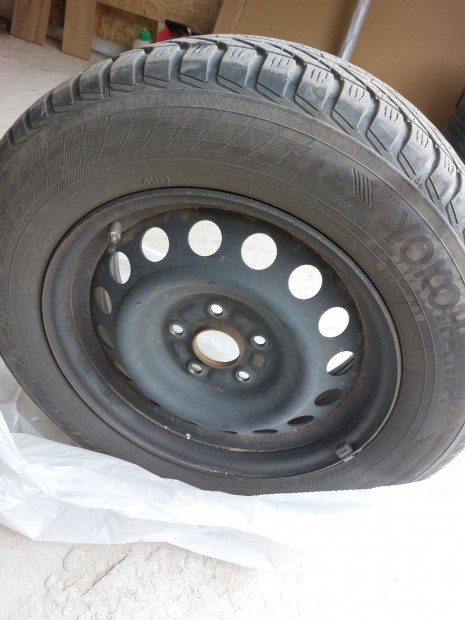 Suzuki Vitara acélfelni (4db) Tpms szenzorral, Yokohama téligumival