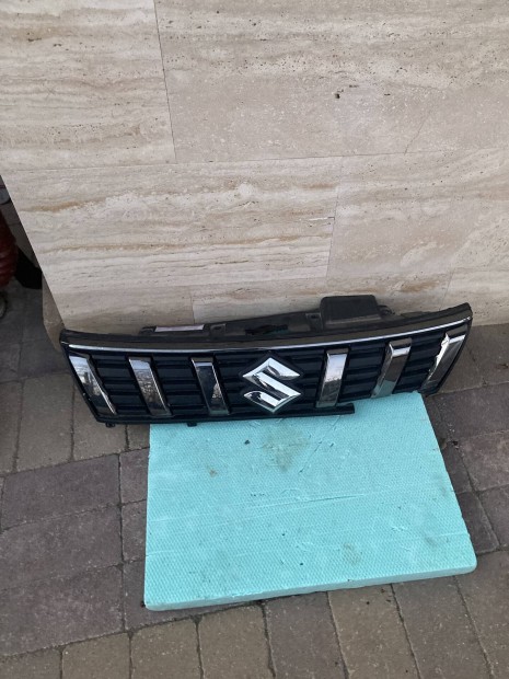 Suzuki Vitara hűtőrács sérülten (2019- )