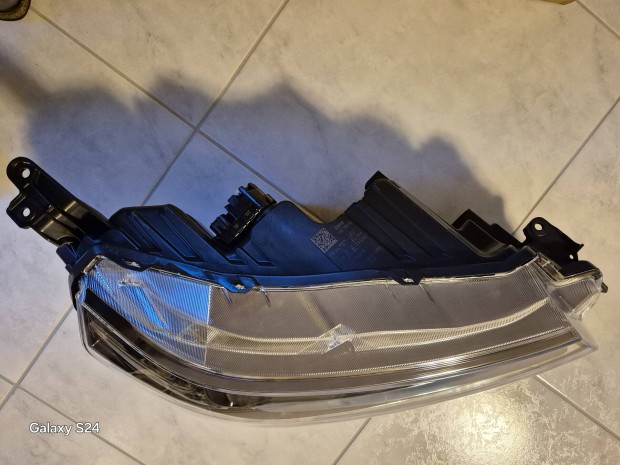 Suzuki Vitara jobb ledes fényszóró