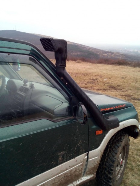 Suzuki Vitara jobb oldali snorkel