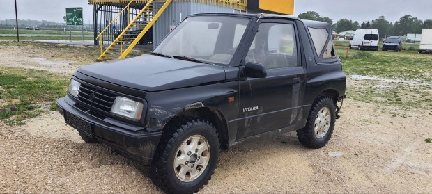 Suzuki Vitara off road 