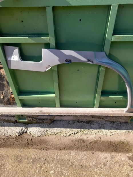 Suzuki Vitara �tajt�s h�ts� s�rv�d� jav�t� panel