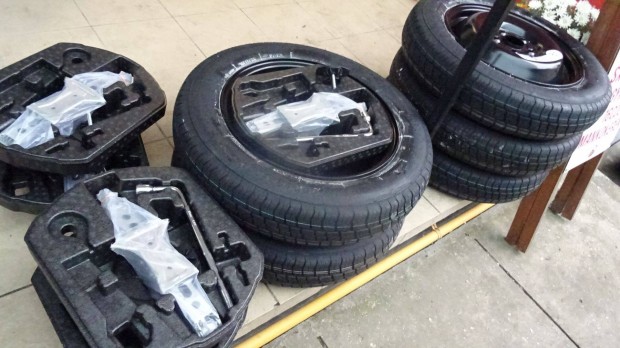 Suzuki Vitara j 135/90r16 gyrimret mankkerk vkony ptkerk szett
