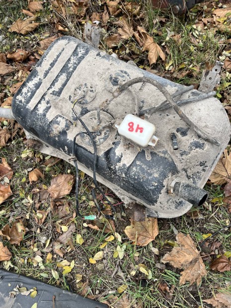 Suzuki Vitara zemanyag tank