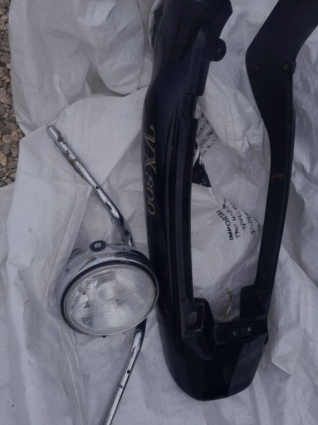 Suzuki Vx 800 alkatr�sz farokidom