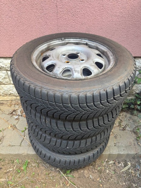 Suzuki Wagon R+ lemezfelni téli gumikkal