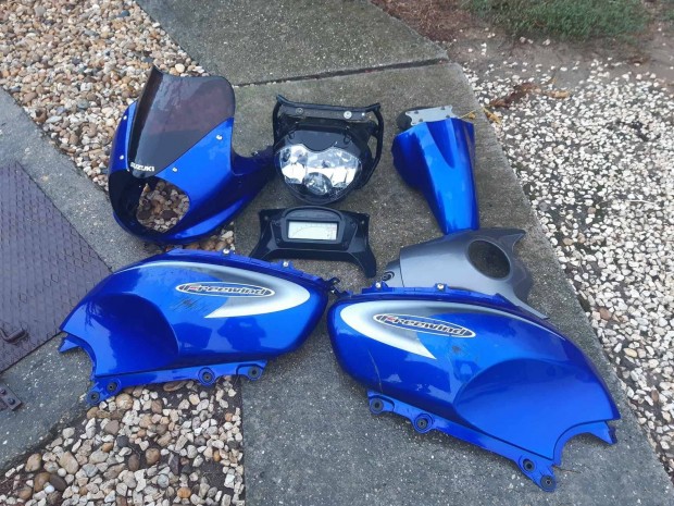 Suzuki XF 650 freewind -Alkatrészek eladók