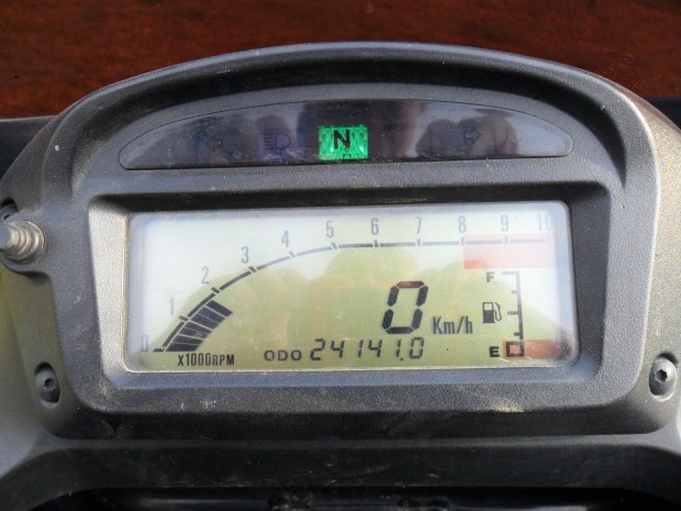 Suzuki Xf 650 Freewind Műszerfal és tank idom eladó