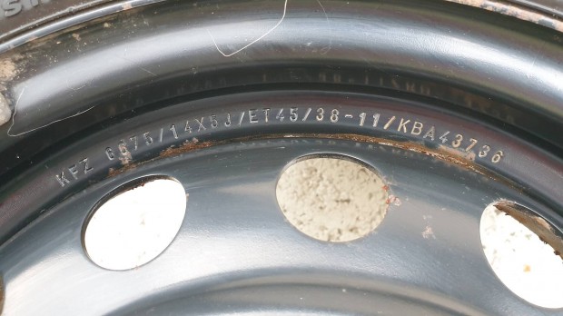 Suzuki ac�lfelni 4x100. Laufenn 165/70R14 gumikkal 