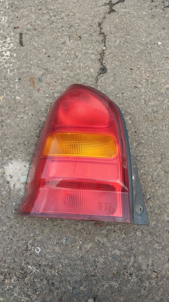 Suzuki alto bal hátsó lámpa