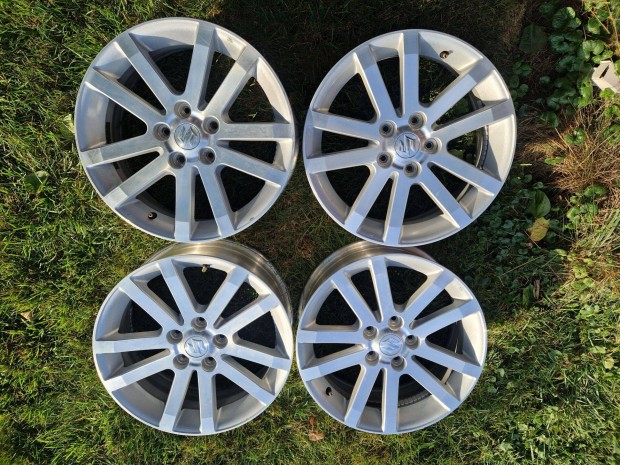 Suzuki alufelni 5x114,3 6,5J x 17 ET45 szép állapotban