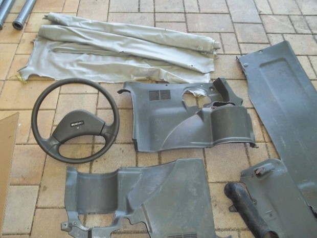Suzuki belső alkatrészek egyben