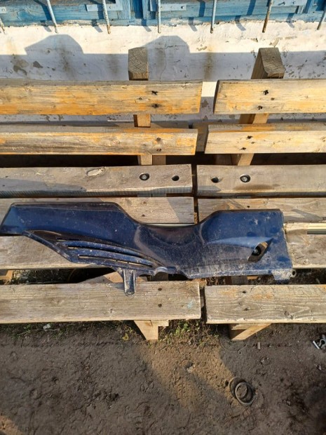 Suzuki burgman csík idom