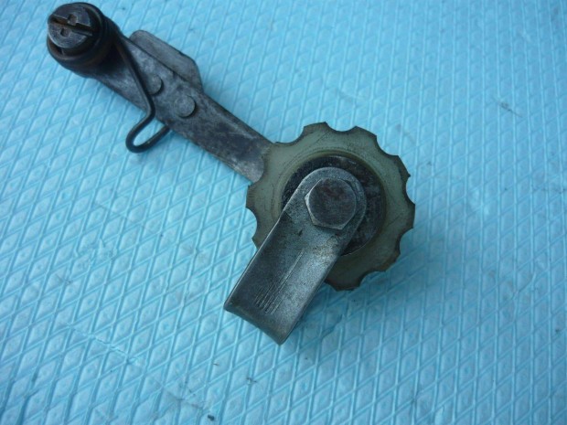 Suzuki eko láncfeszítő