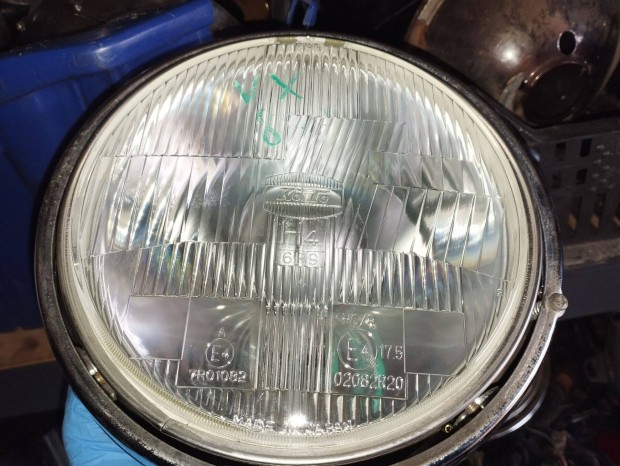 Suzuki első lámpa
