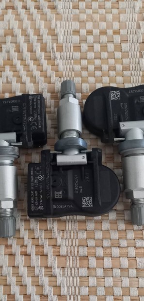 Suzuki eredeti gyri Tpms szelep