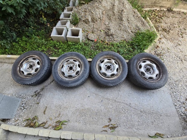 Suzuki felni 14 es teli gumival