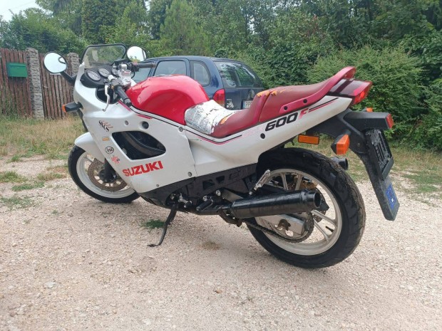 Suzuki gsx 600f ausztribl szrmazik,sajnos okmnyok nlkl