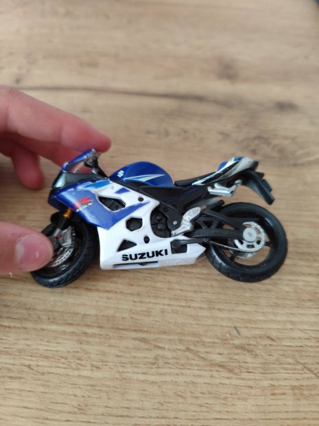 Suzuki gsx-r motor matchbox