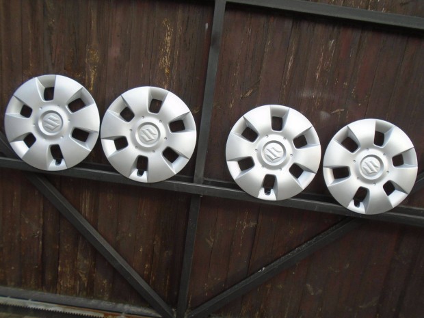Suzuki gy�ri 14" d�szt�rcsa garnit�ra elad�