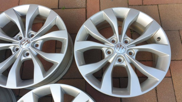 Suzuki gyári alufelni 17" col Tpms szenzor