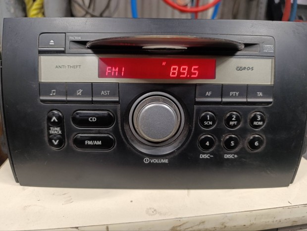 Suzuki gyári rádio cd