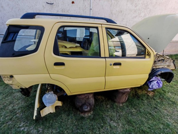 Suzuki ignis 2003-as 1.3 bontott 