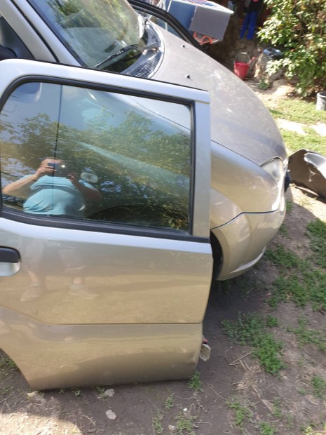 Suzuki ignis ajtk eladok