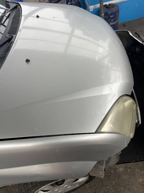 Suzuki ignis ezst motorhztet elad