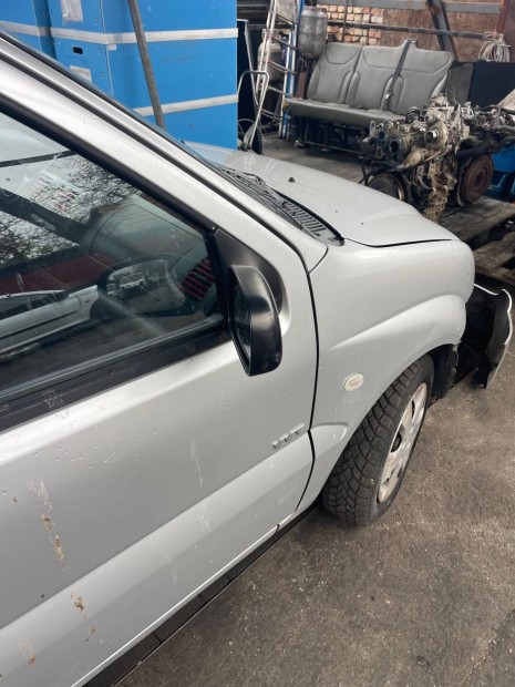 Suzuki ignis jobb bal napellenz elad