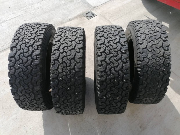Suzuki jimny 205/75 R15 gumi eladó.