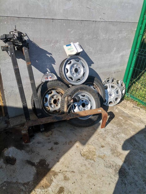 Suzuki kalaptart, vonhorog, egyb alkatrszek eladk