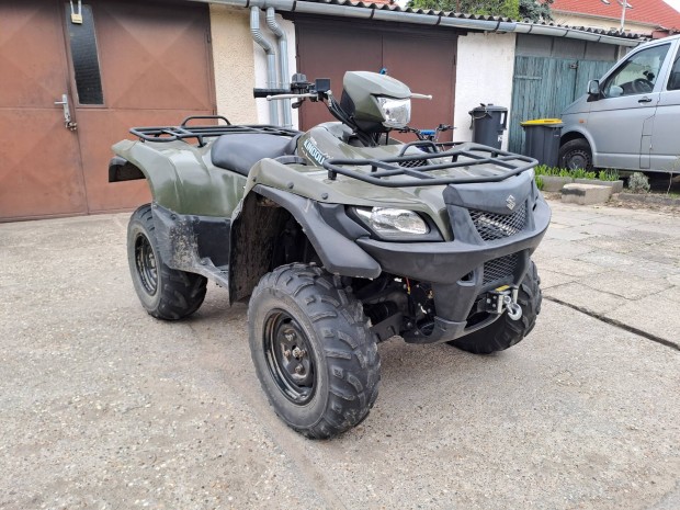 Suzuki king 700