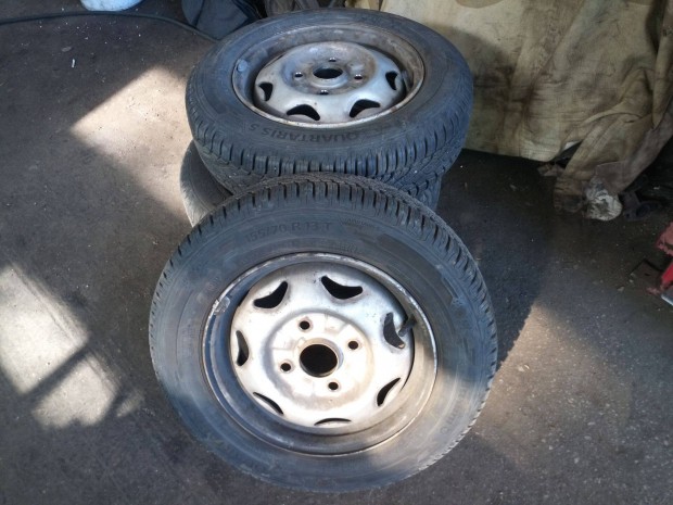 Suzuki lemezfelni szett gumival eladó