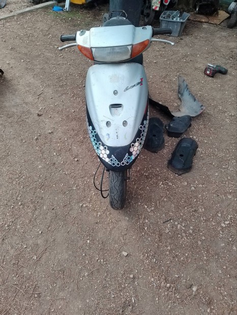 Suzuki let's 2 lets alkatr�szek alkatr�sz 