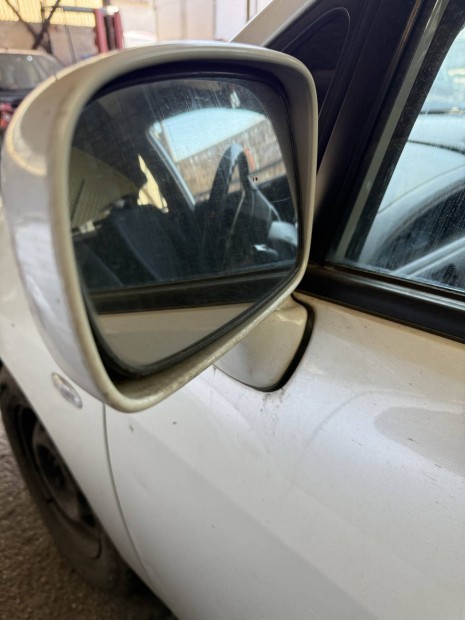 Suzuki liana bal első tükör