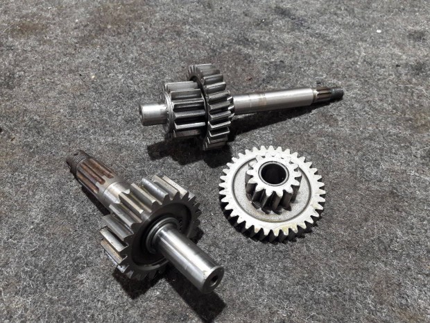 Suzuki robog� komplett gy�ri v�g�tt�tel szett