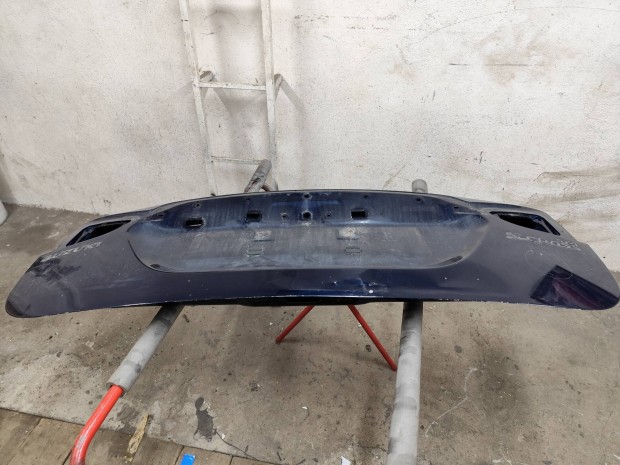 Suzuki s cross csomagtr ajt 