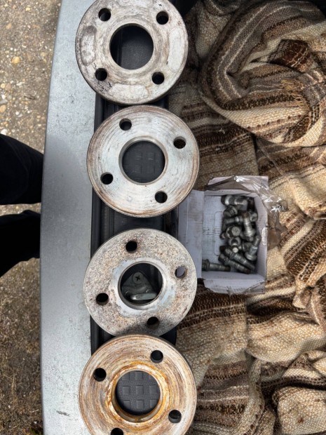 Suzuki swift 10mm nyomtávszélesítő 4x100