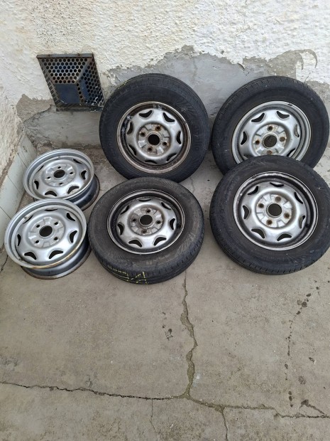 Suzuki swift 98  alufelni , lemez felni , varta akkumul�tor