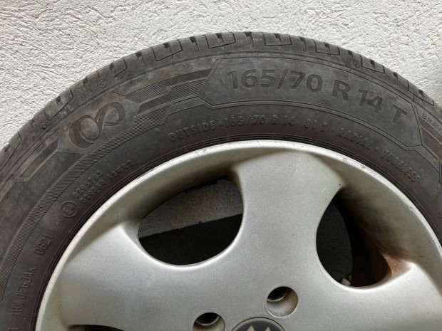 Suzuki swift Alufelni nyrigumival elad
